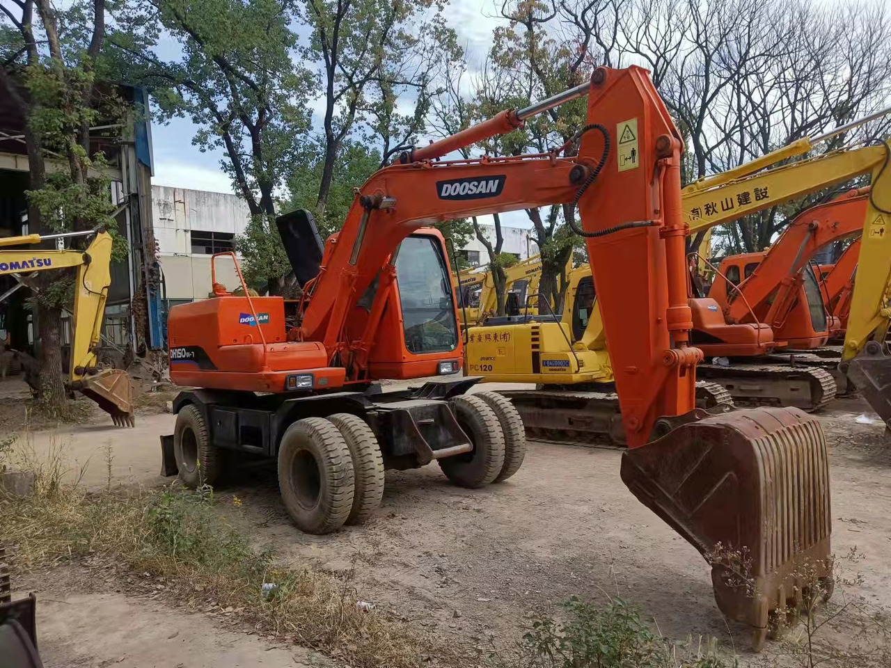 DOOSAN DH150W-7 - 履带式挖掘机:图4 DOOSAN DH150W-7 - 履带式挖掘机:图4