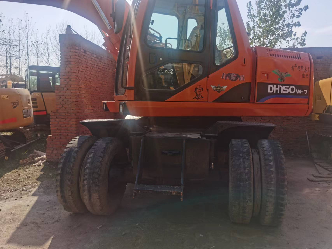 DOOSAN DH150W-7 - 履带式挖掘机:图4 DOOSAN DH150W-7 - 履带式挖掘机:图4