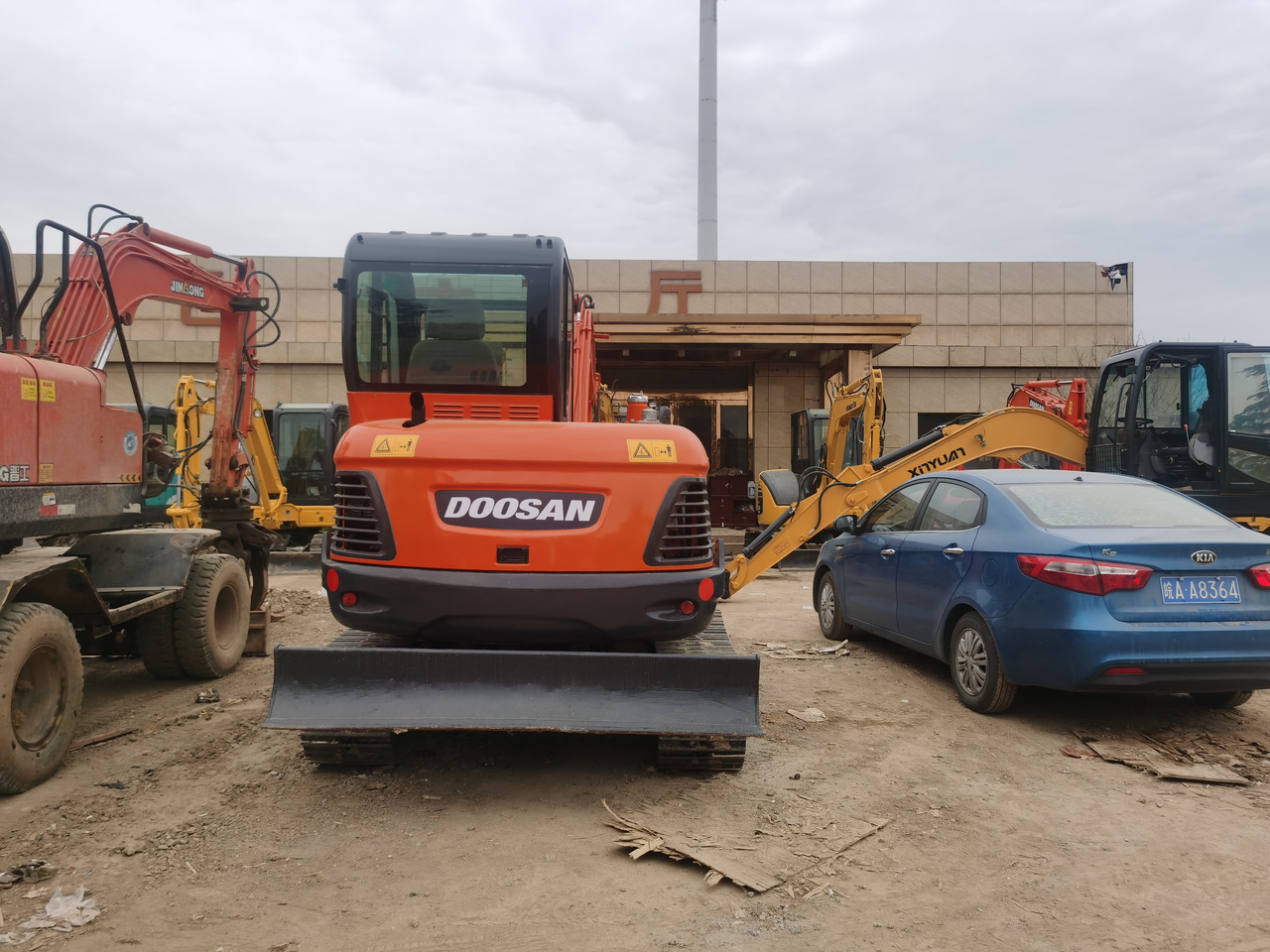 DOOSAN DX60 - 履带式挖掘机:图5 DOOSAN DX60 - 履带式挖掘机:图5