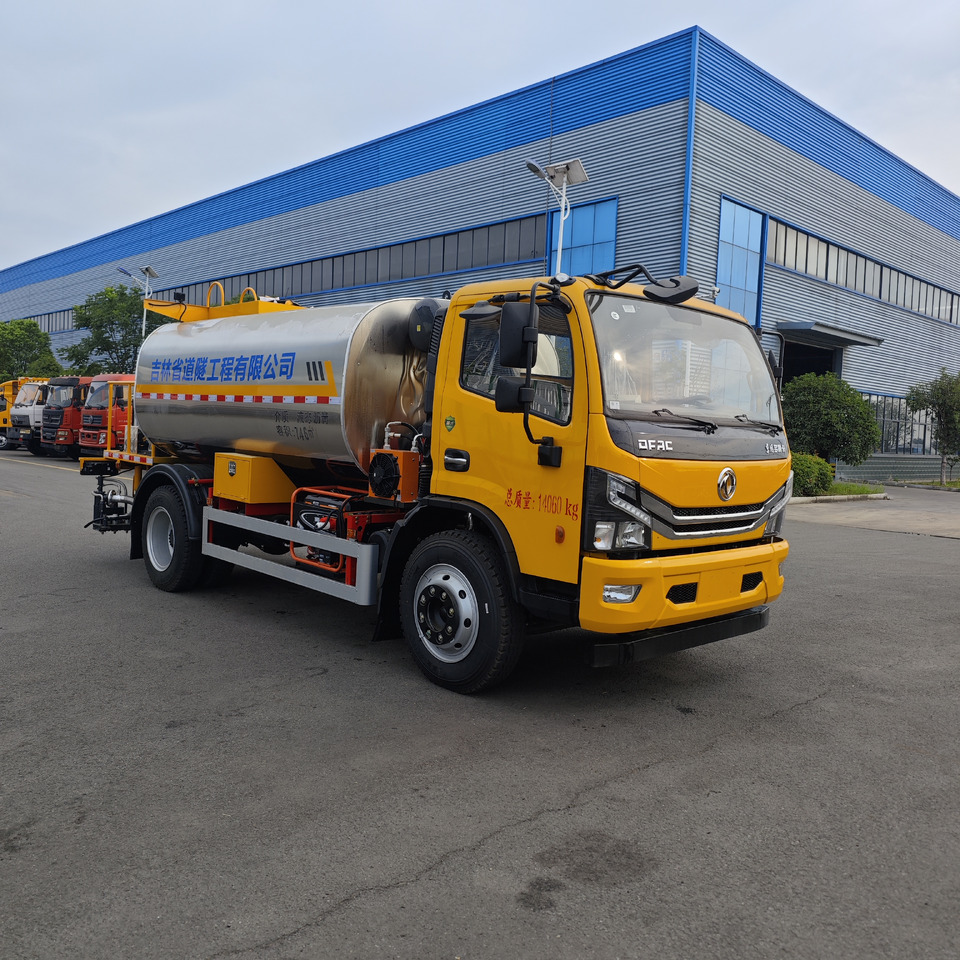 Dongfeng KLF - 沥青洒布车:图1 Dongfeng KLF - 沥青洒布车:图1