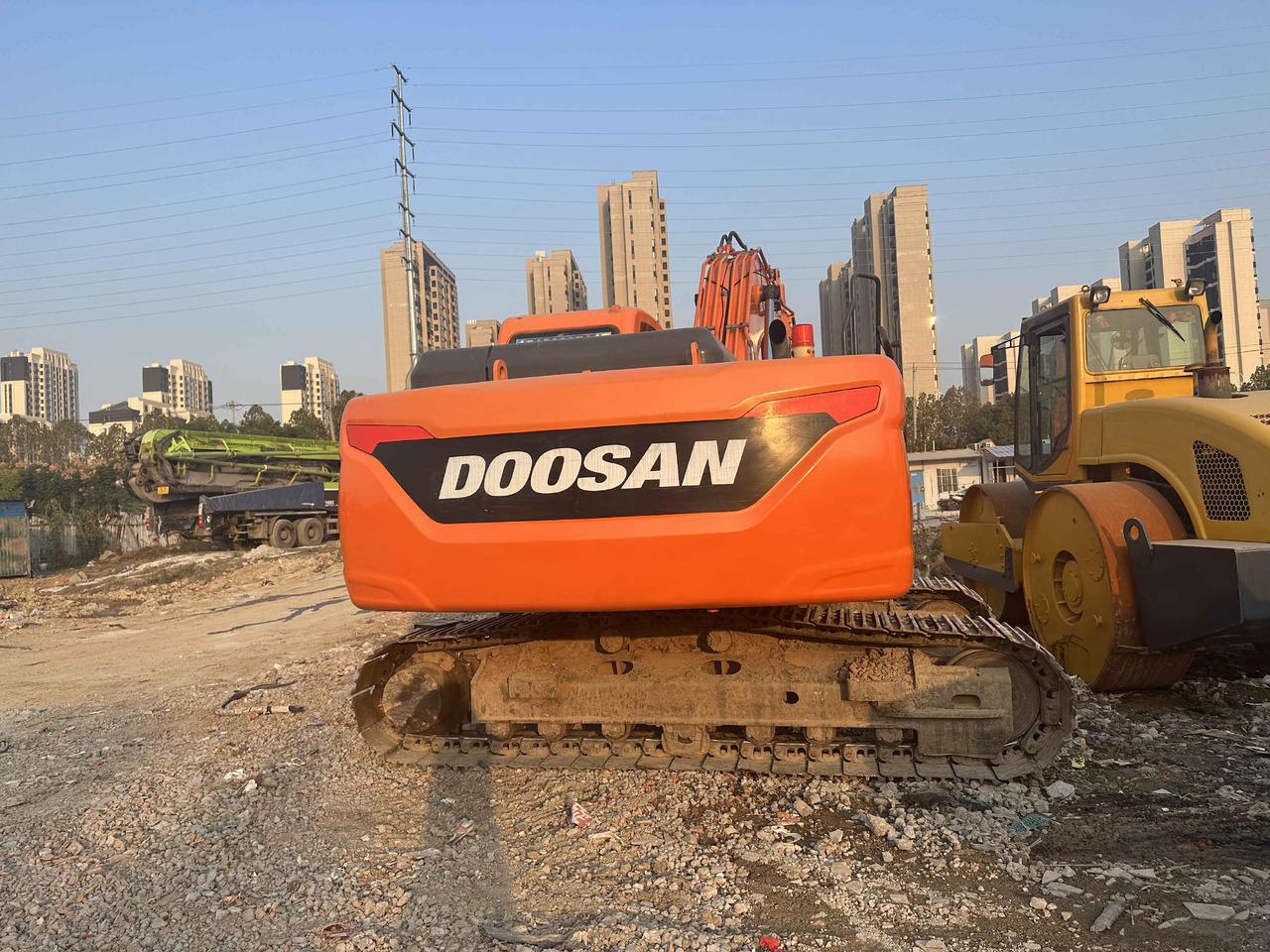 Doosan Mini Excavator DX220 - 小型挖掘机:图5 Doosan Mini Excavator DX220 - 小型挖掘机:图5
