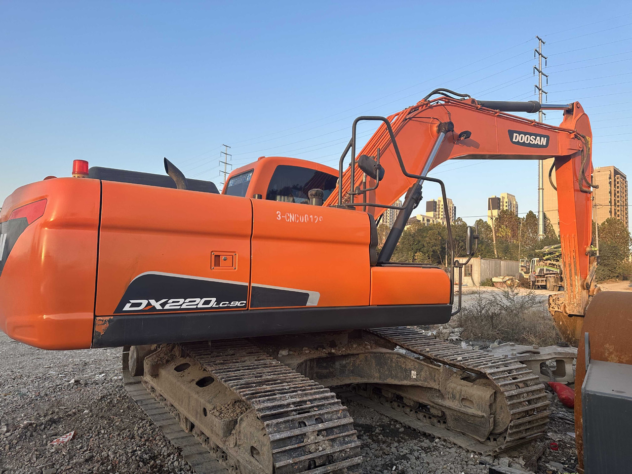 Doosan Mini Excavator DX220 - 小型挖掘机:图1 Doosan Mini Excavator DX220 - 小型挖掘机:图1