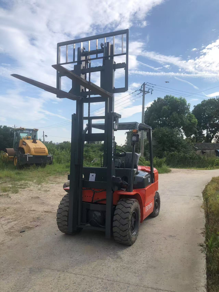 HELI 5Ton Forklift - 柴油叉车:图4 HELI 5Ton Forklift - 柴油叉车:图4