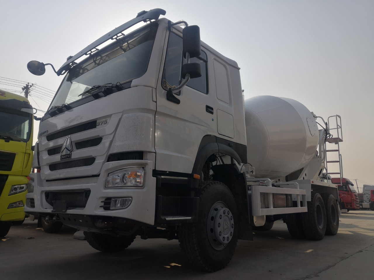 HOWO 10Cube Cement Mixer Truck 6*4 Click Here for Discount - 混凝土搅拌车:图4 HOWO 10Cube Cement Mixer Truck 6*4 Click Here for Discount - 混凝土搅拌车:图4