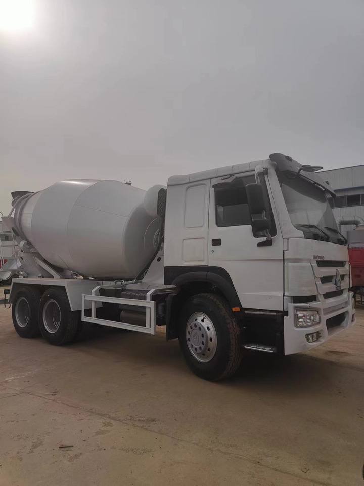 HOWO 375 Cement Mixer Truck 6*4 - 混凝土搅拌车:图3 HOWO 375 Cement Mixer Truck 6*4 - 混凝土搅拌车:图3