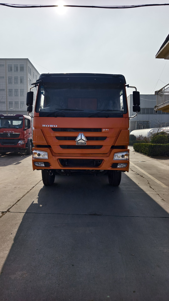 HOWO 8x4 Dump Truck Right-Hand Drive Click for Discount - 翻斗车:图2 HOWO 8x4 Dump Truck Right-Hand Drive Click for Discount - 翻斗车:图2
