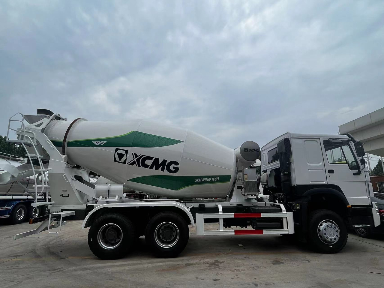 HOWO Cement Mixer Truck 12cube Click Here for Discount - 混凝土搅拌车:图5 HOWO Cement Mixer Truck 12cube Click Here for Discount - 混凝土搅拌车:图5
