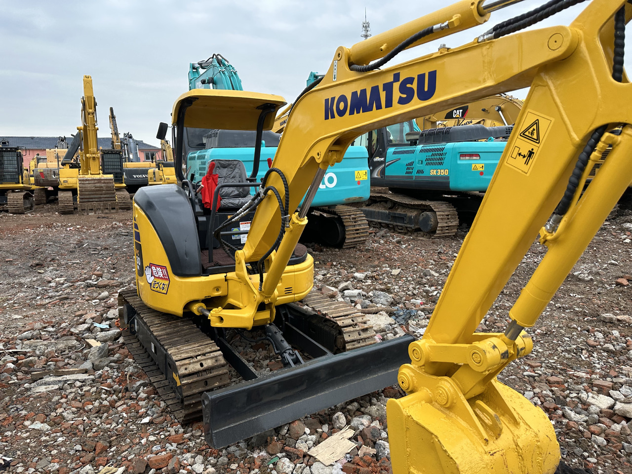 KOMATSU Mini Excavator PC30 Powerful and Efficient Yanmar Engine - 小型挖掘机:图4 KOMATSU Mini Excavator PC30 Powerful and Efficient Yanmar Engine - 小型挖掘机:图4