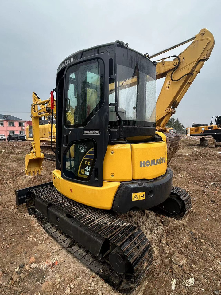KOMATSU Mini Excavator PC40 With Enclosed Cab - 小型挖掘机:图3 KOMATSU Mini Excavator PC40 With Enclosed Cab - 小型挖掘机:图3