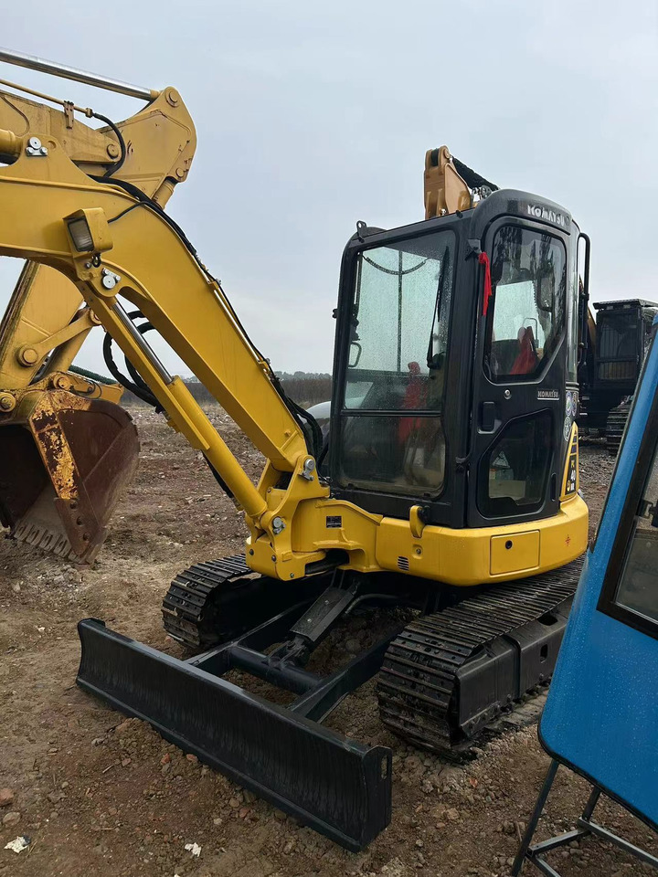 KOMATSU Mini Excavator PC40 With Enclosed Cab - 小型挖掘机:图2 KOMATSU Mini Excavator PC40 With Enclosed Cab - 小型挖掘机:图2
