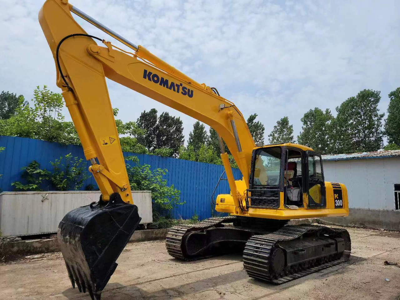 KOMATSU PC300-7 - 履带式挖掘机:图1 KOMATSU PC300-7 - 履带式挖掘机:图1