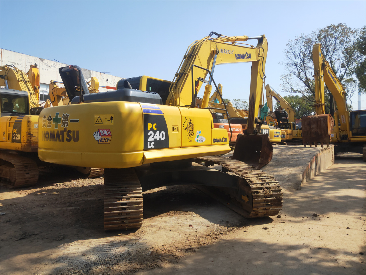 Komatsu Crawler Excavator PC240-8 - 履带式挖掘机:图2 Komatsu Crawler Excavator PC240-8 - 履带式挖掘机:图2