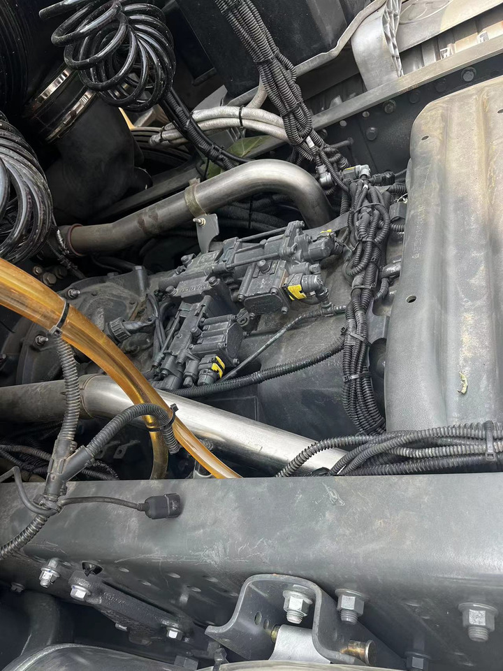 SHACMAN Truck Unit G7 4*2 Click Here for Discount - 牵引车:图4 SHACMAN Truck Unit G7 4*2 Click Here for Discount - 牵引车:图4