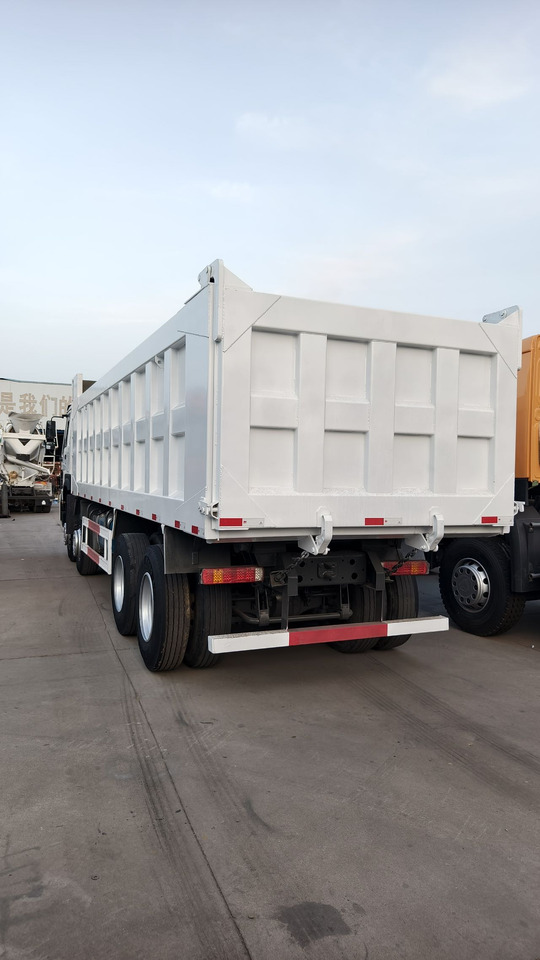 SINOTRUK HOWO 371 8x4 Dump Truck Click for Discount - 卡车:图5 SINOTRUK HOWO 371 8x4 Dump Truck Click for Discount - 卡车:图5