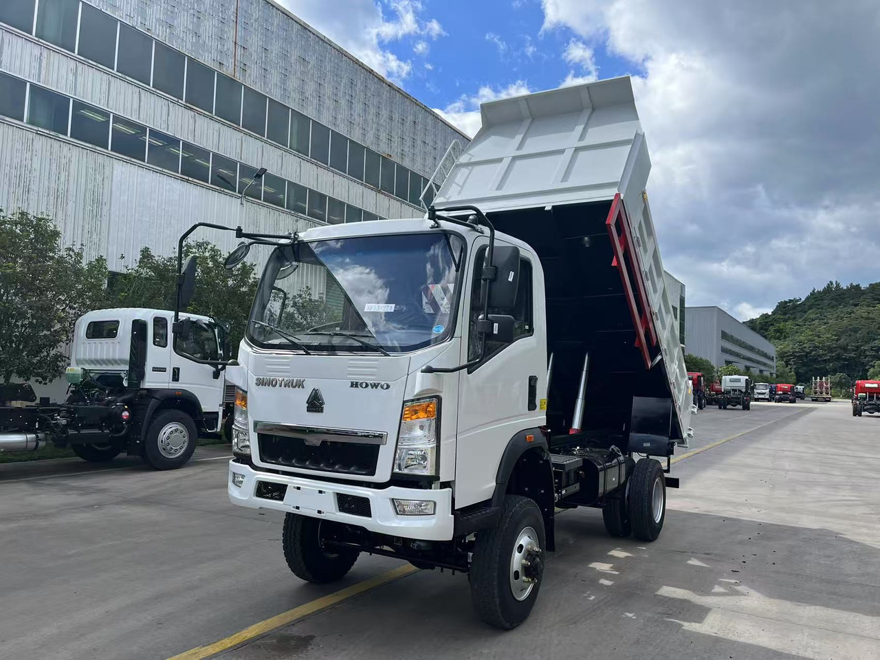 SINOTRUK HOWO 4x2 Dump Truck Click Here for Discount - 翻斗车:图3 SINOTRUK HOWO 4x2 Dump Truck Click Here for Discount - 翻斗车:图3