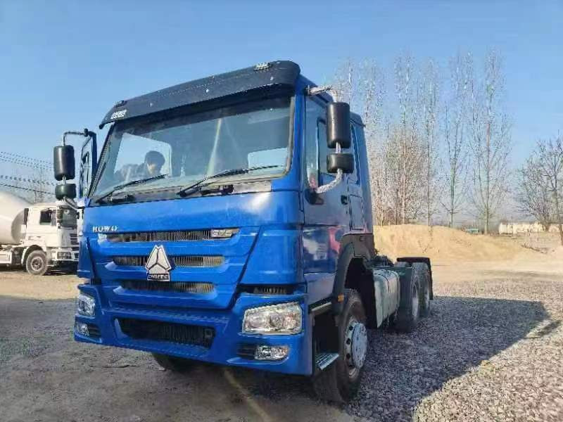 SINOTRUK HOWO 6x4 Tractor Unit Click for Discount - 牵引车:图2 SINOTRUK HOWO 6x4 Tractor Unit Click for Discount - 牵引车:图2