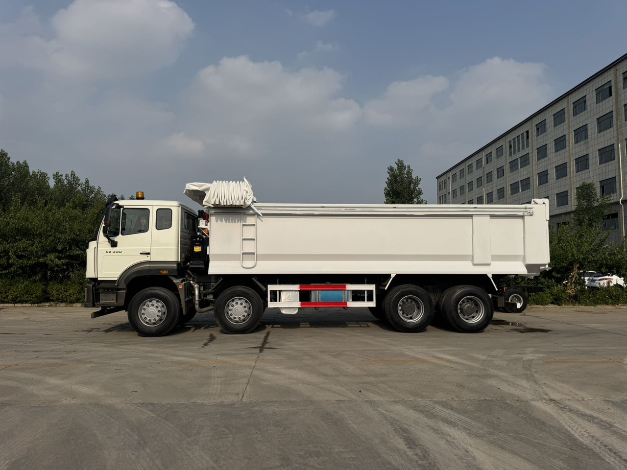 SINOTRUK HOWO Dump Truck 8x4 Click Here for Discount - 翻斗车:图3 SINOTRUK HOWO Dump Truck 8x4 Click Here for Discount - 翻斗车:图3