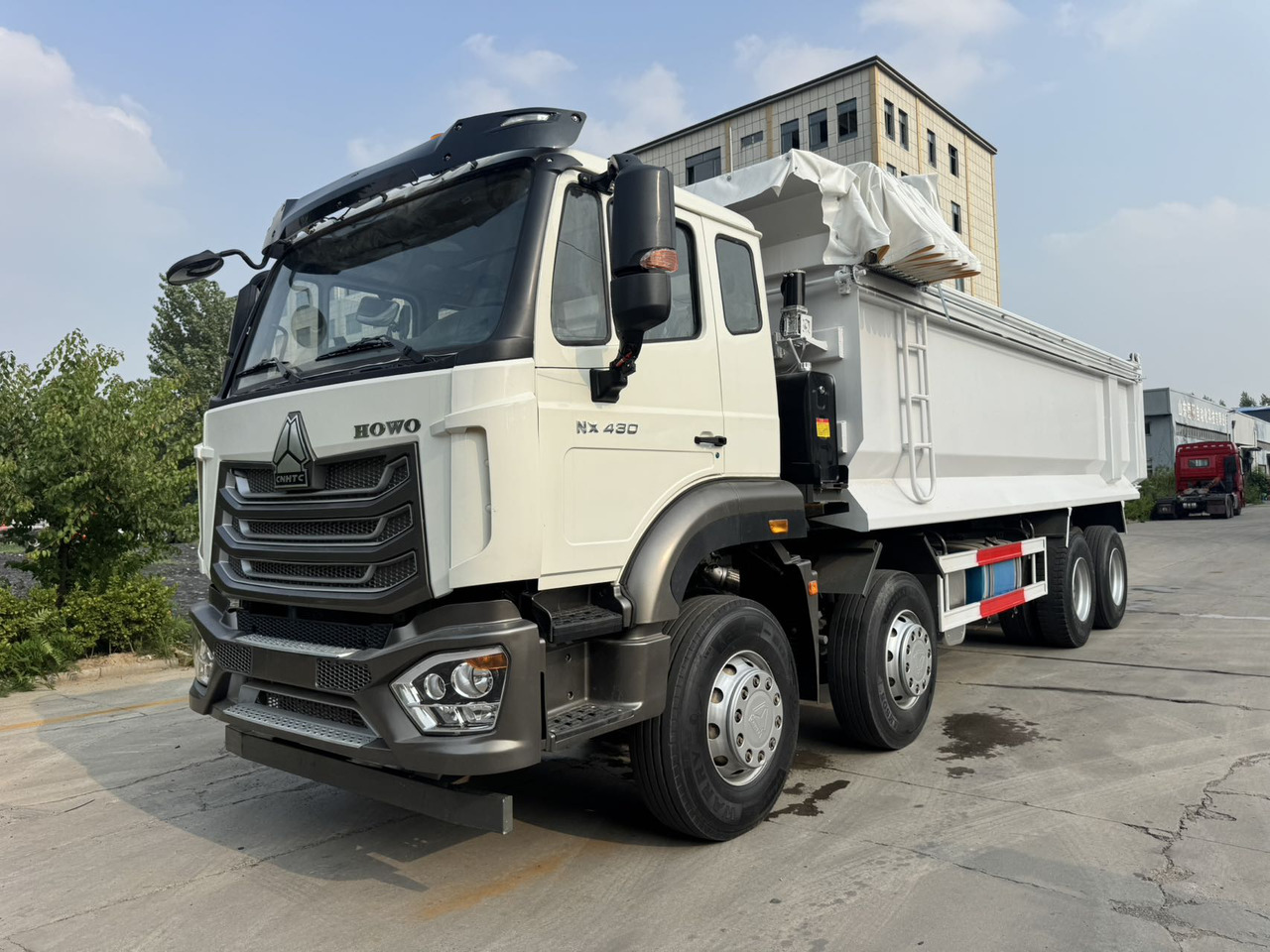 SINOTRUK HOWO Dump Truck 8x4 Click Here for Discount - 翻斗车:图1 SINOTRUK HOWO Dump Truck 8x4 Click Here for Discount - 翻斗车:图1