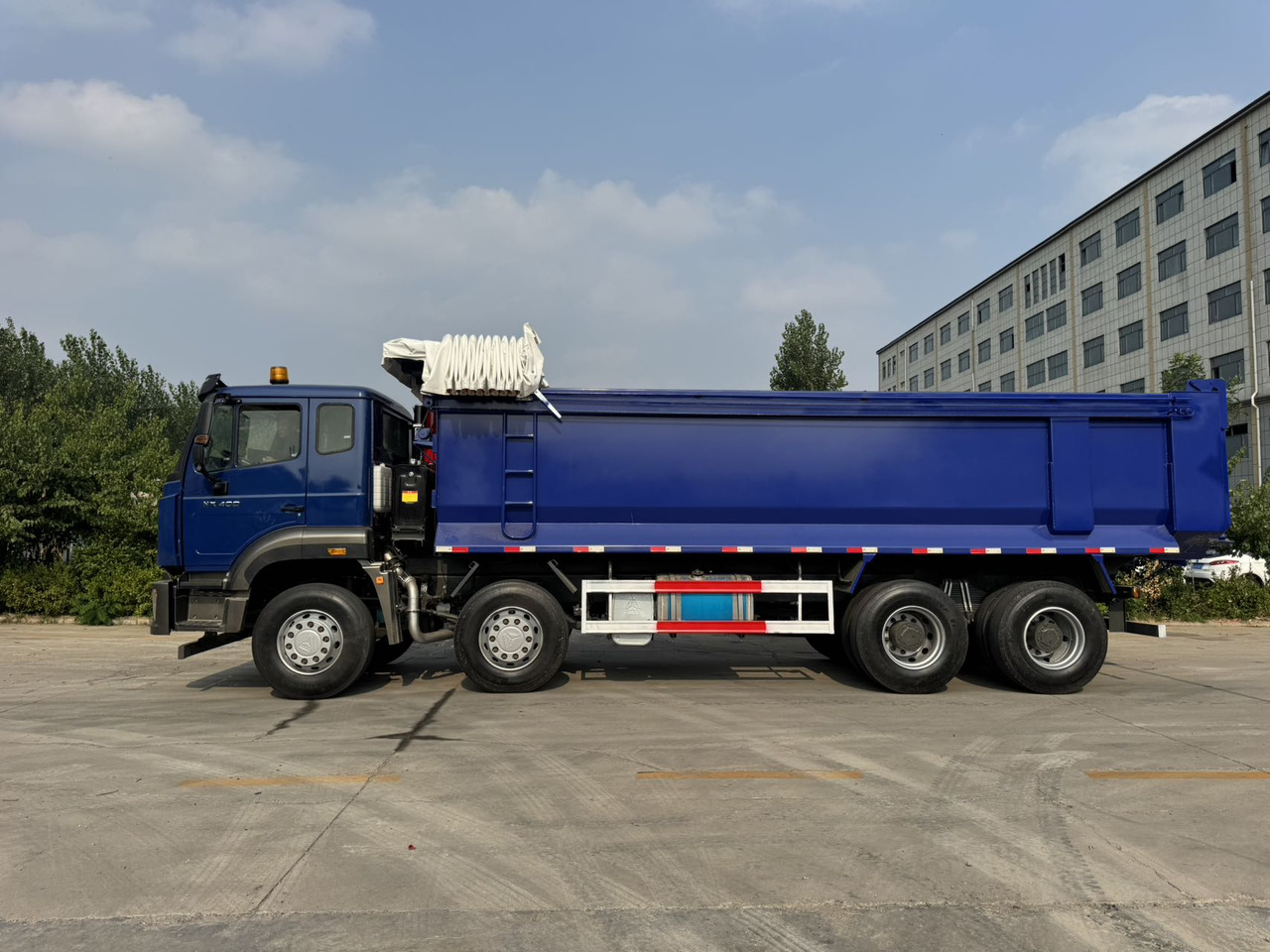 SINOTRUK HOWO Dump Truck 8x4 Click for Discount - 翻斗车:图5 SINOTRUK HOWO Dump Truck 8x4 Click for Discount - 翻斗车:图5