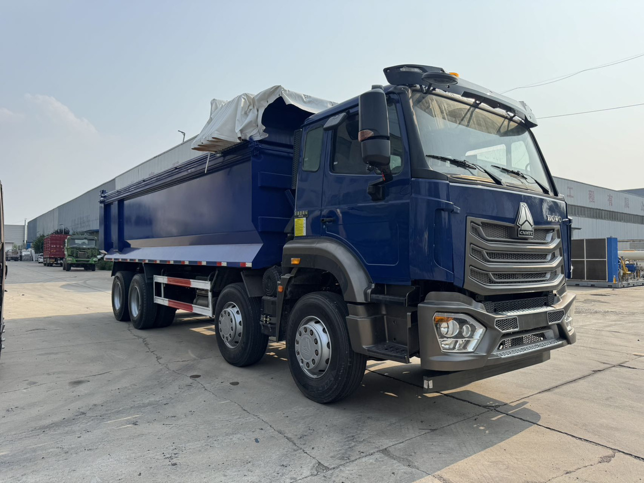 SINOTRUK HOWO Dump Truck 8x4 Click for Discount - 翻斗车:图2 SINOTRUK HOWO Dump Truck 8x4 Click for Discount - 翻斗车:图2