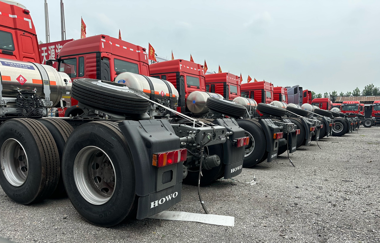 SINOTRUK HOWO TX480HP Tractor Unit Click for Discount - 翻斗车:图4 SINOTRUK HOWO TX480HP Tractor Unit Click for Discount - 翻斗车:图4