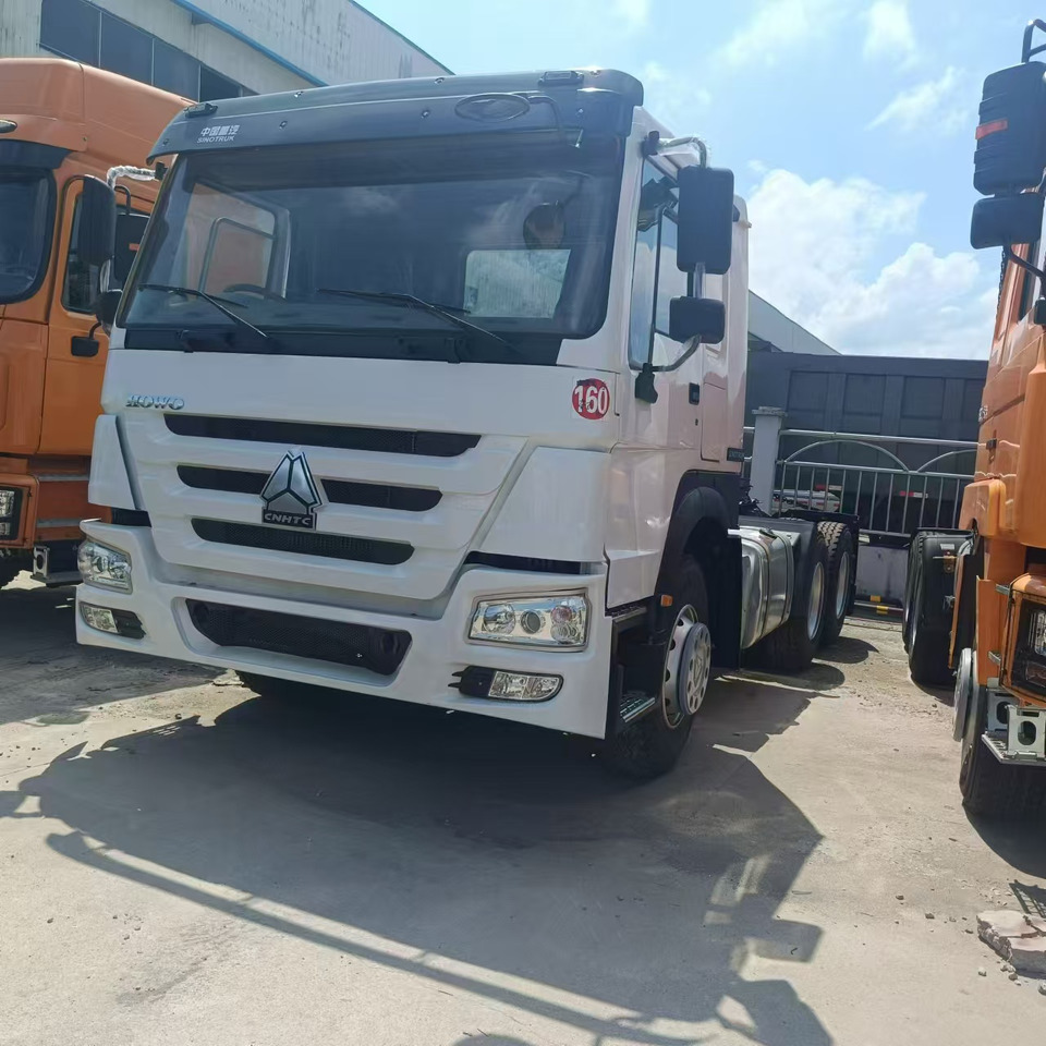 SINOTRUK HOWO Tractor Unit Right-hand Click for discount - 牵引车:图1 SINOTRUK HOWO Tractor Unit Right-hand Click for discount - 牵引车:图1