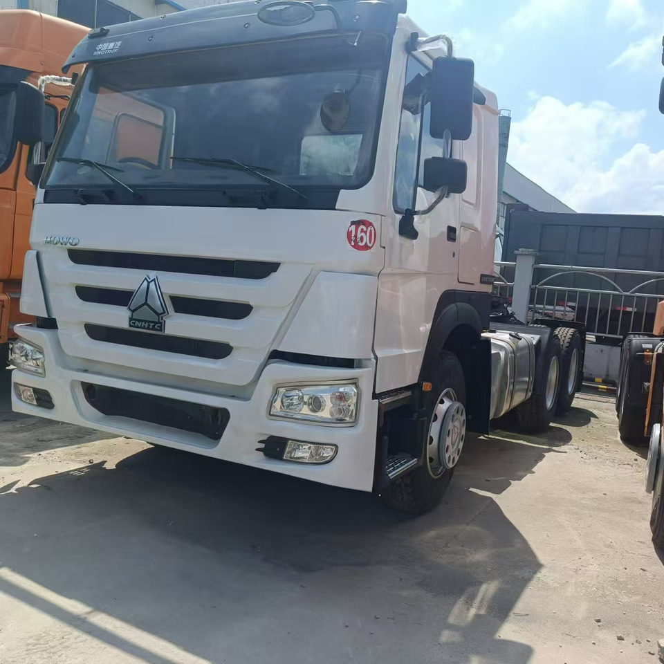 SINOTRUK HOWO Tractor Unit Right-hand Click for discount - 牵引车:图2 SINOTRUK HOWO Tractor Unit Right-hand Click for discount - 牵引车:图2