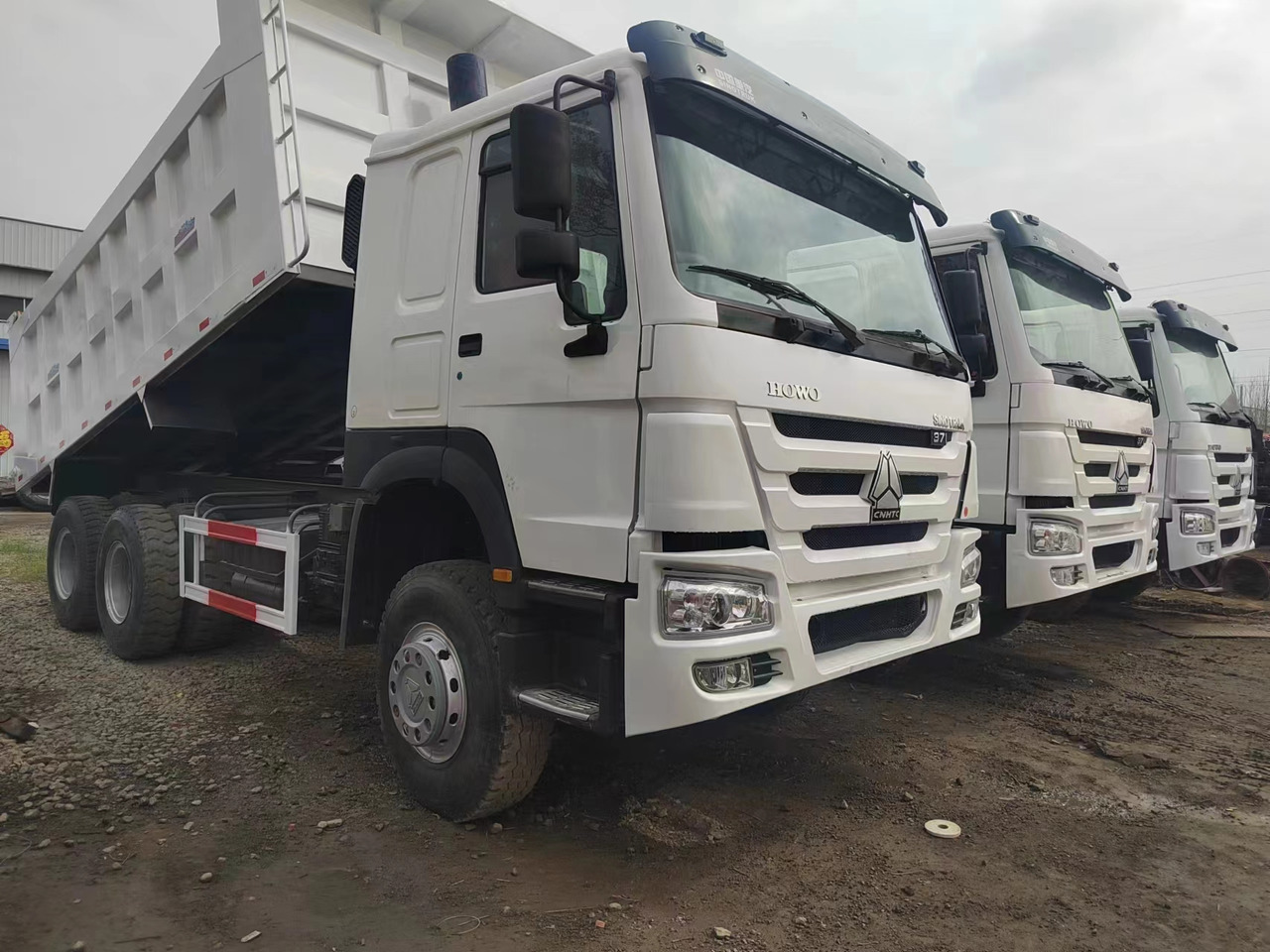 Sino HOWO 6x4 Dump Truck Click for Discount - 翻斗车:图4 Sino HOWO 6x4 Dump Truck Click for Discount - 翻斗车:图4