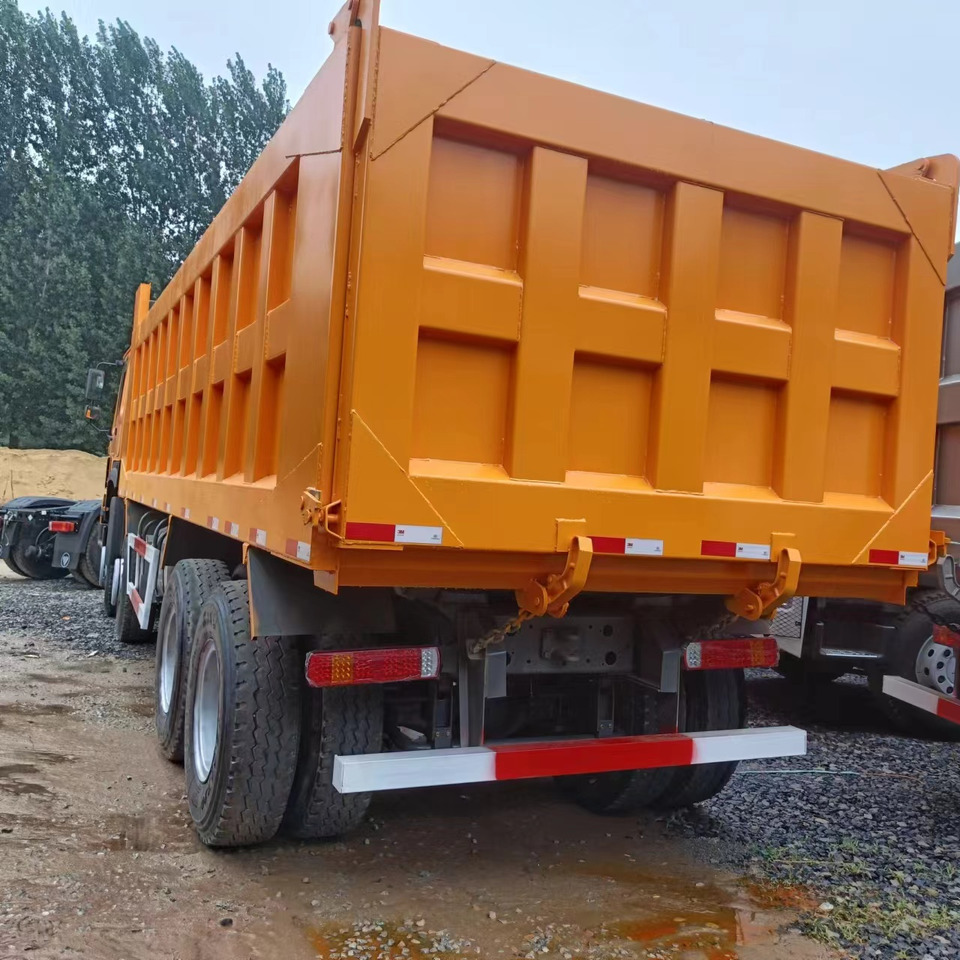 Sino HOWO 8x4 Dump Truck Click for Discount - 翻斗车:图4 Sino HOWO 8x4 Dump Truck Click for Discount - 翻斗车:图4