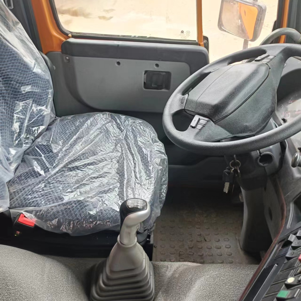 Sino HOWO 8x4 Dump Truck Click for Discount - 翻斗车:图3 Sino HOWO 8x4 Dump Truck Click for Discount - 翻斗车:图3