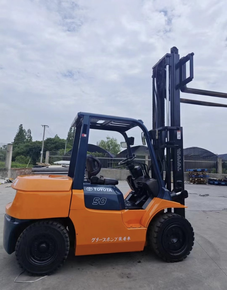 TOYOTA 5Ton Forklift Click Here for Discount - 柴油叉车:图2 TOYOTA 5Ton Forklift Click Here for Discount - 柴油叉车:图2