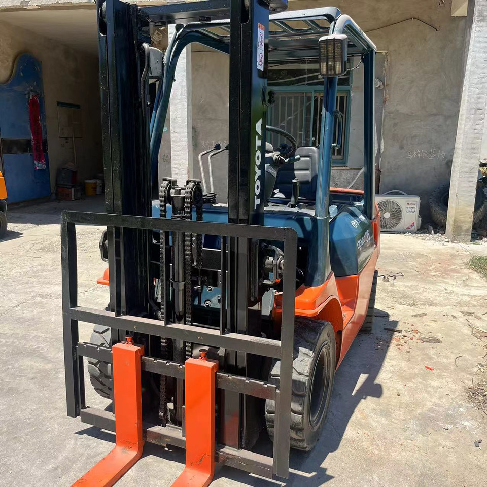 TOYOTA FD35 Forklift 3.5Ton - 柴油叉车:图4 TOYOTA FD35 Forklift 3.5Ton - 柴油叉车:图4