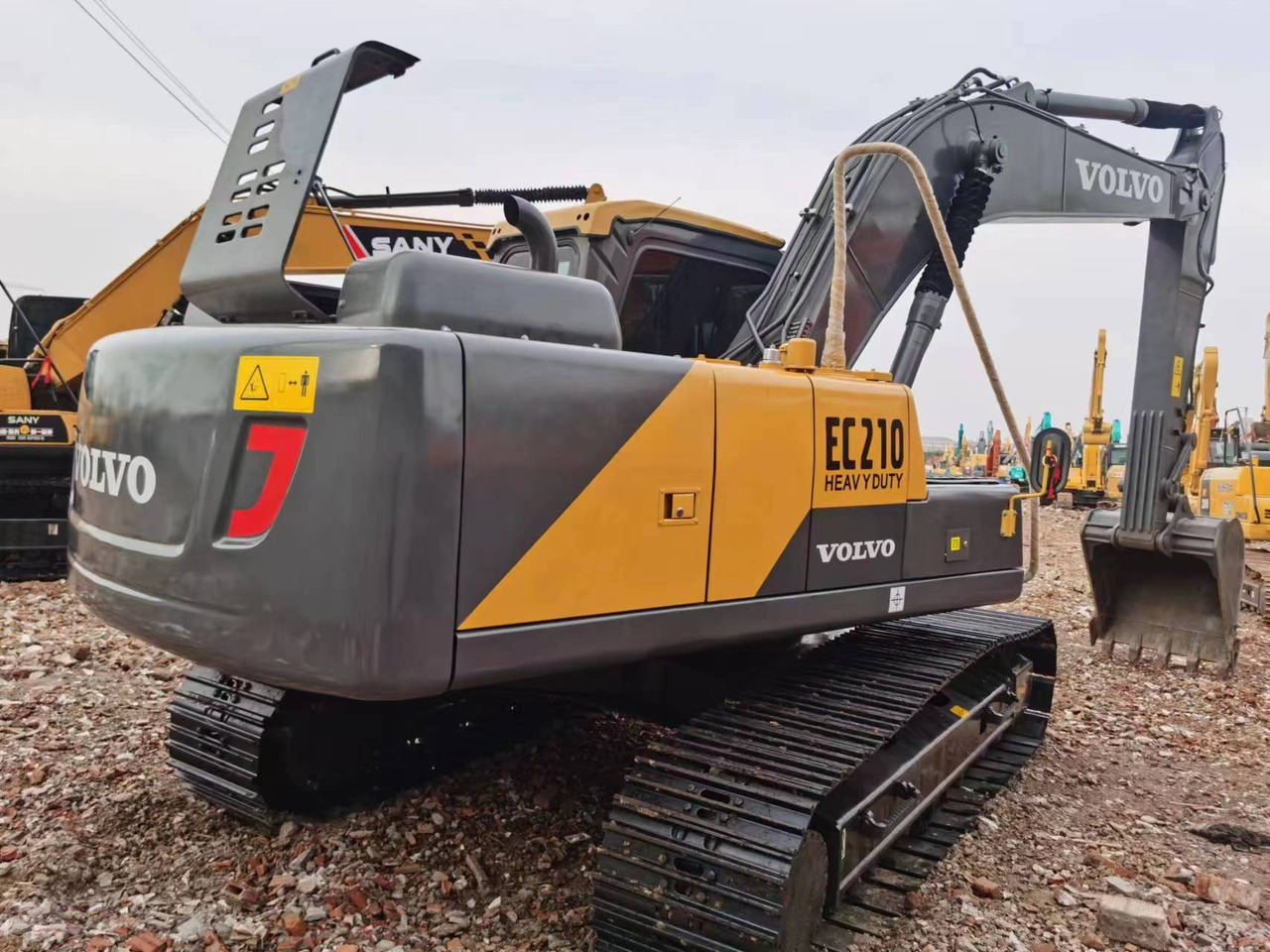 VOLVO EC210 - 履带式挖掘机:图3 VOLVO EC210 - 履带式挖掘机:图3
