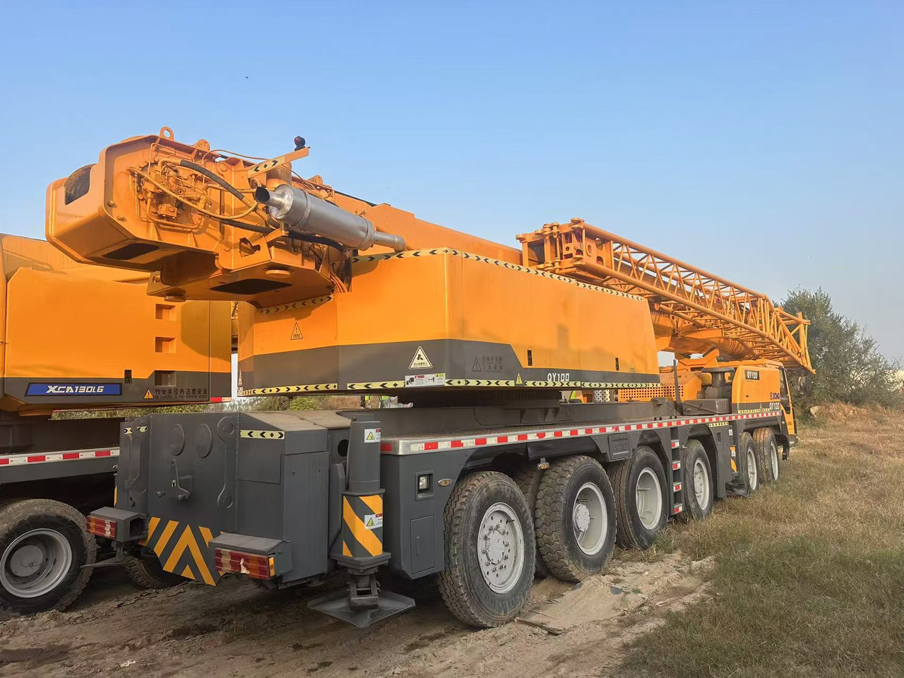 XCMG Crane QY100 - 起重机:图3 XCMG Crane QY100 - 起重机:图3