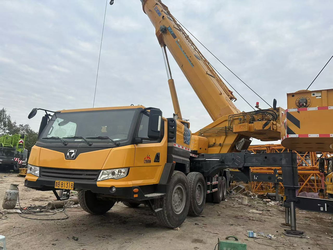 XCMG Crane XCT100 - 全地形起重机:图1 XCMG Crane XCT100 - 全地形起重机:图1