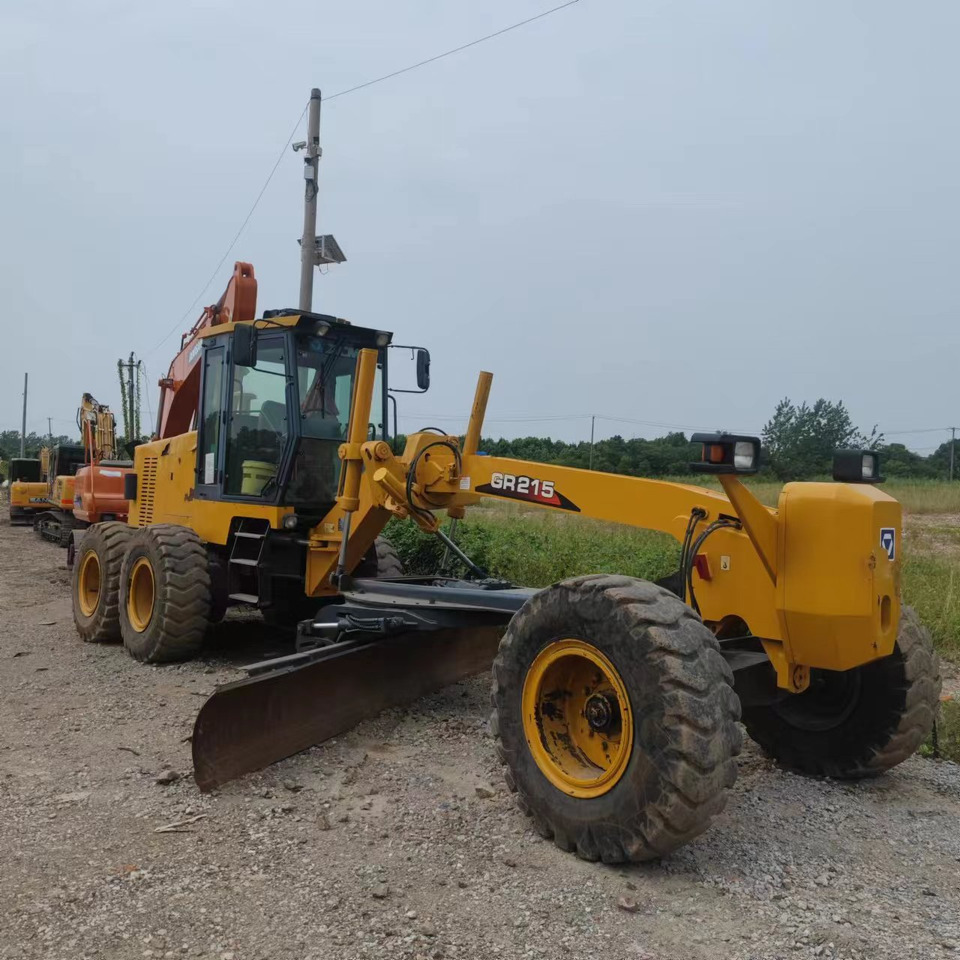 XCMG Grader GR215 - 平路机:图1 XCMG Grader GR215 - 平路机:图1