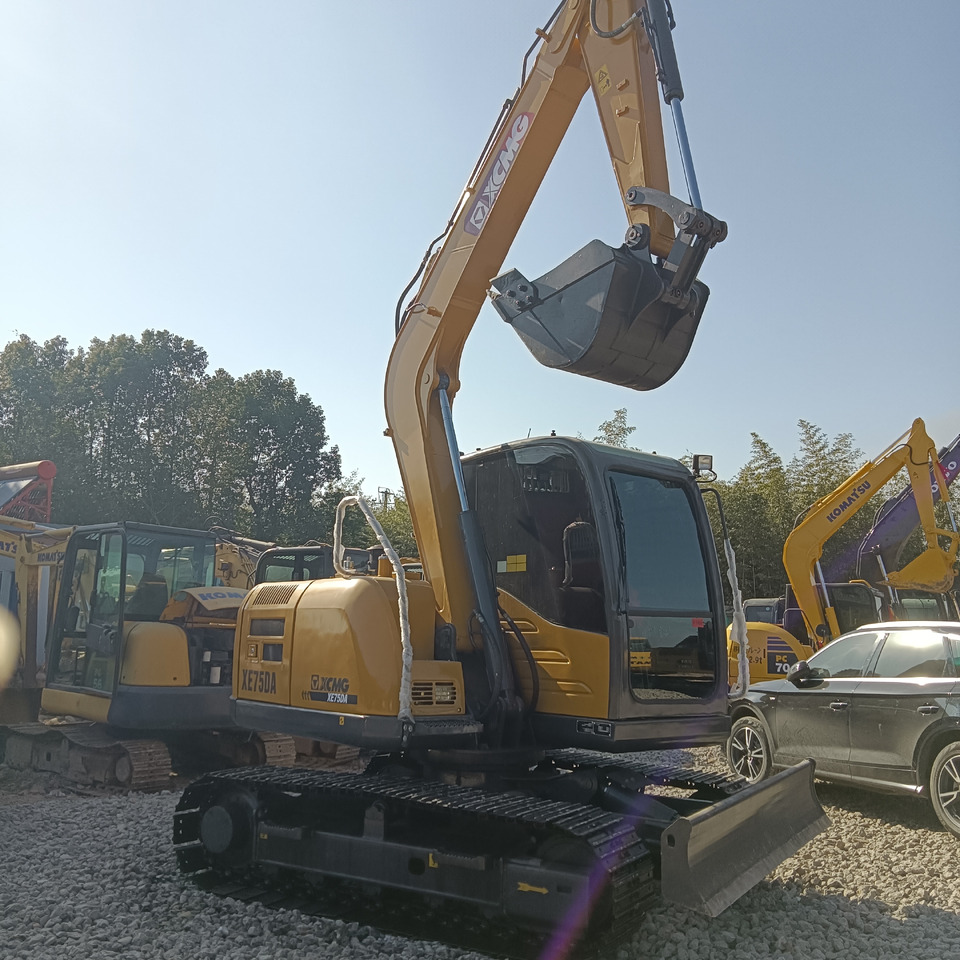 XCMG XE75DA - 履带式挖掘机:图3 XCMG XE75DA - 履带式挖掘机:图3