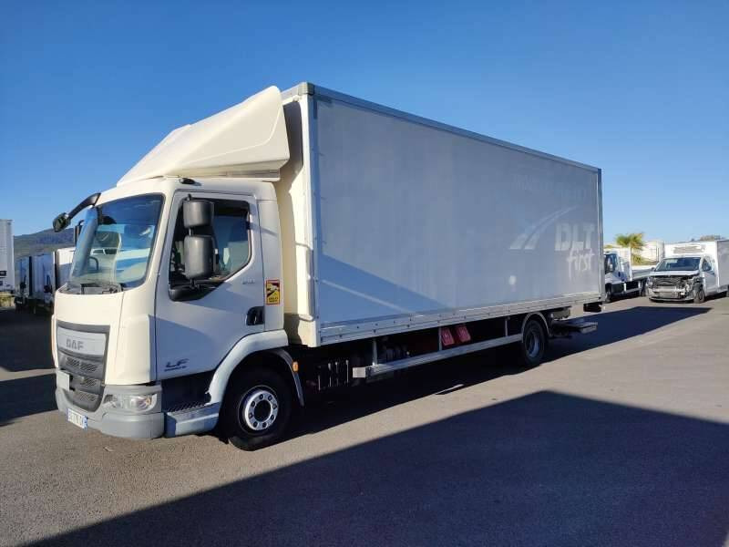Camion Porteur 12 TONNES 210 CV HAYON PORTE RELEVANTE - 厢式卡车:图2 Camion Porteur 12 TONNES 210 CV HAYON PORTE RELEVANTE - 厢式卡车:图2