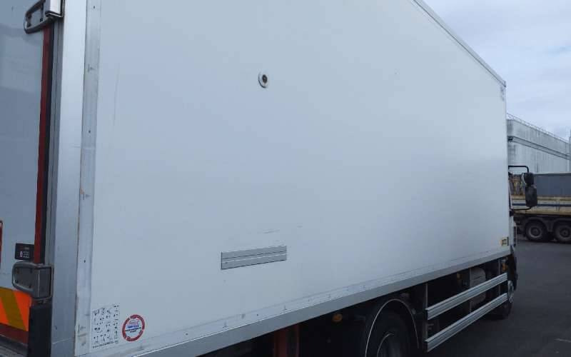 Camion Porteur FRIGO 14 TONNES 250 CV HAYON CARROSSERIE KLEGE MONO TEMP GROUPE CARRIER SUPRA 85 - 冷藏车:图3 Camion Porteur FRIGO 14 TONNES 250 CV HAYON CARROSSERIE KLEGE MONO TEMP GROUPE CARRIER SUPRA 85 - 冷藏车:图3