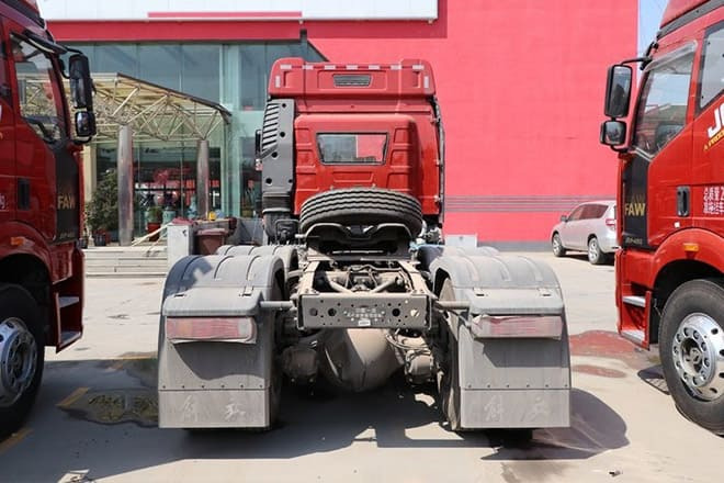 FAW Faw J6P 380HP Truck for Sale in Mali - 牵引车:图2 FAW Faw J6P 380HP Truck for Sale in Mali - 牵引车:图2