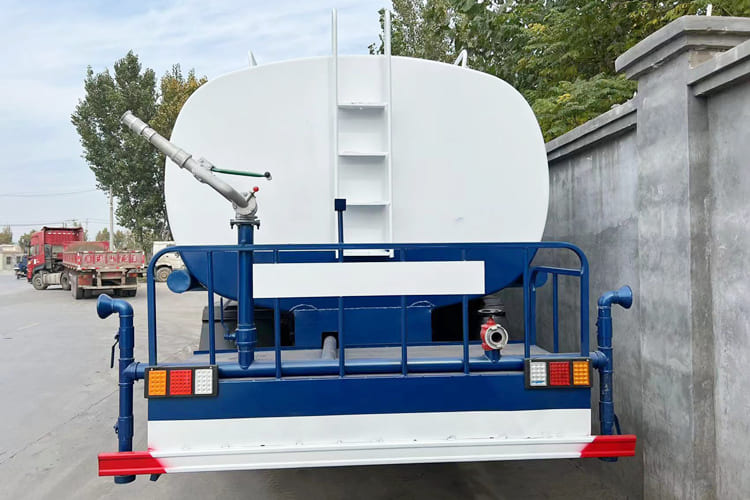 Howo Water Sprinkler Truck for Sale in Mali - 罐车:图3 Howo Water Sprinkler Truck for Sale in Mali - 罐车:图3