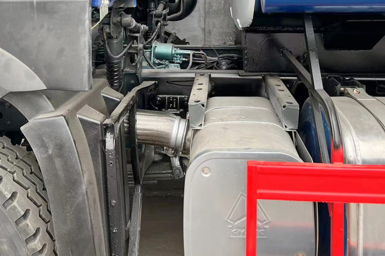 Howo Water Sprinkler Truck for Sale in Mali - 罐车:图5 Howo Water Sprinkler Truck for Sale in Mali - 罐车:图5