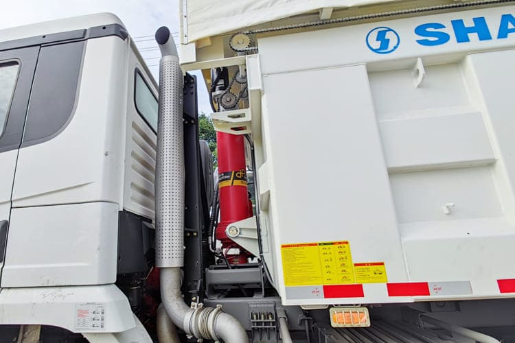 SHACMAN New Shacman Truck for Sale in Congo - 翻斗车:图5 SHACMAN New Shacman Truck for Sale in Congo - 翻斗车:图5