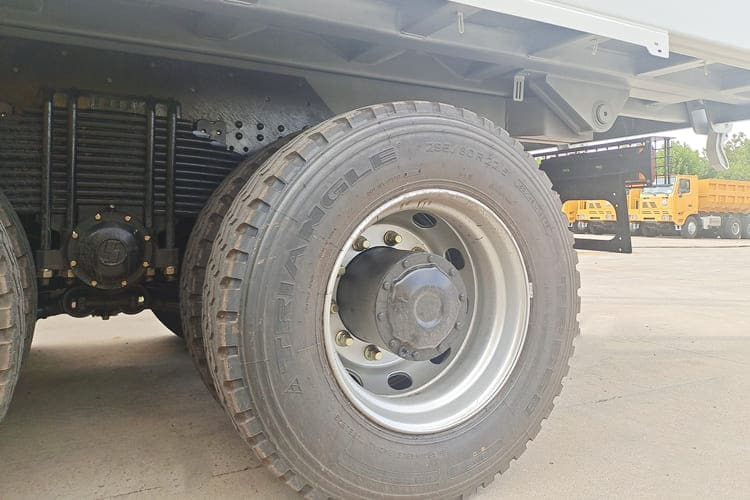 SHACMAN Shacman Trucks for Sale in Ghana - 翻斗车:图5 SHACMAN Shacman Trucks for Sale in Ghana - 翻斗车:图5
