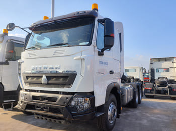 SINOTRUK 6x4 Howo Trucks for Sale in Nigeria - 牵引车:图1 SINOTRUK 6x4 Howo Trucks for Sale in Nigeria - 牵引车:图1