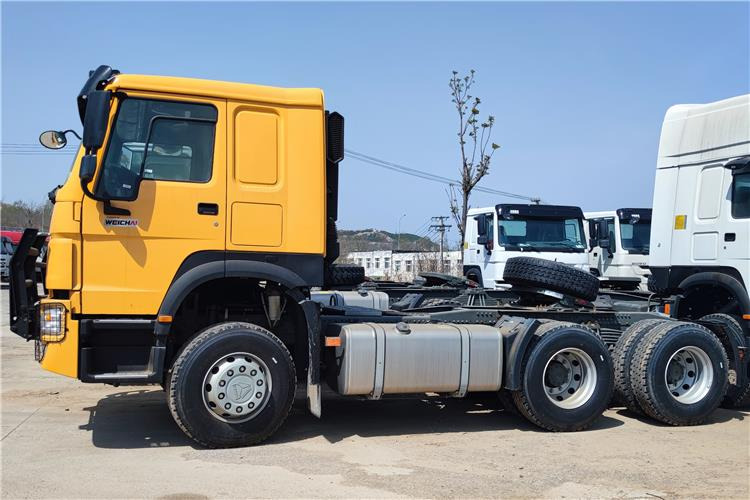 SINOTRUK CNHTC Howo Truck Tractor 400 HP 10 Wheeler for Sale In Malawi - 牵引车:图3 SINOTRUK CNHTC Howo Truck Tractor 400 HP 10 Wheeler for Sale In Malawi - 牵引车:图3