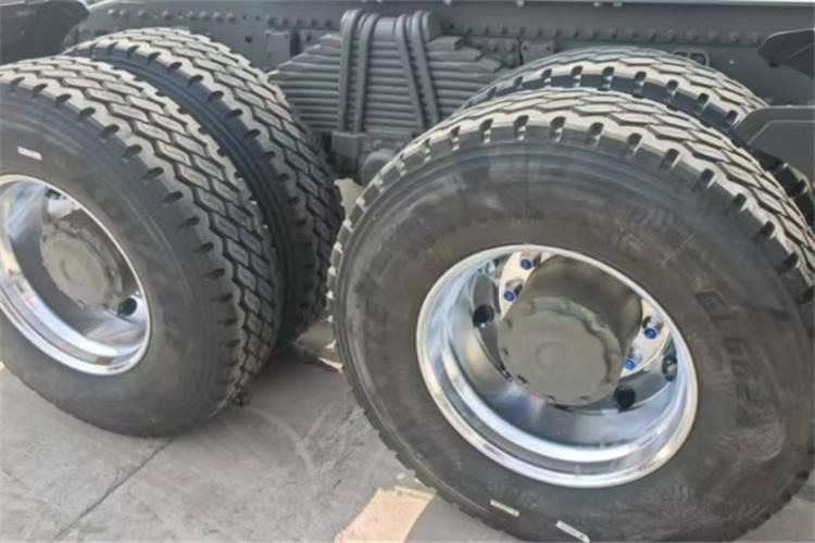 SINOTRUK Hohan Truck Head 6x4 for Sale In Nigeria - 牵引车:图2 SINOTRUK Hohan Truck Head 6x4 for Sale In Nigeria - 牵引车:图2