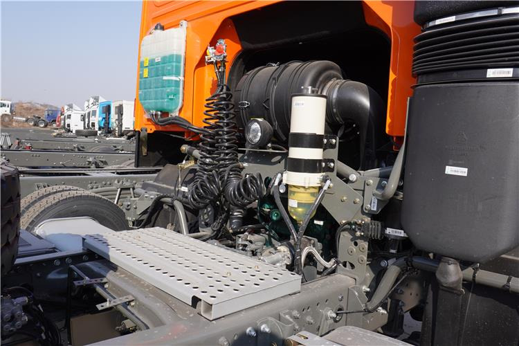 SINOTRUK Howo 371hp 6x4 10 Tires Truck Head for Sale In Jamaica - 牵引车:图4 SINOTRUK Howo 371hp 6x4 10 Tires Truck Head for Sale In Jamaica - 牵引车:图4