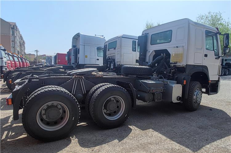 SINOTRUK Howo 400hp Truck Tractor Price with Weichai Engine In Guinea - 牵引车:图3 SINOTRUK Howo 400hp Truck Tractor Price with Weichai Engine In Guinea - 牵引车:图3