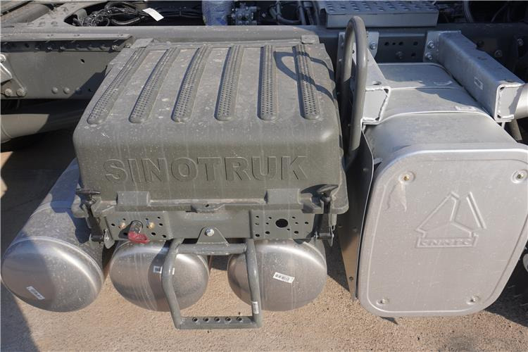 SINOTRUK Howo 430 Truck Head for Sale In Zambia - 牵引车:图5 SINOTRUK Howo 430 Truck Head for Sale In Zambia - 牵引车:图5
